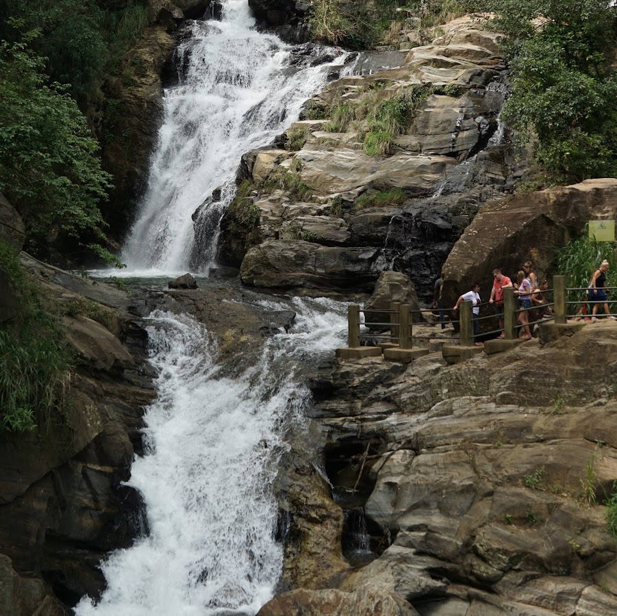 Kuda Ravana Ella waterfall