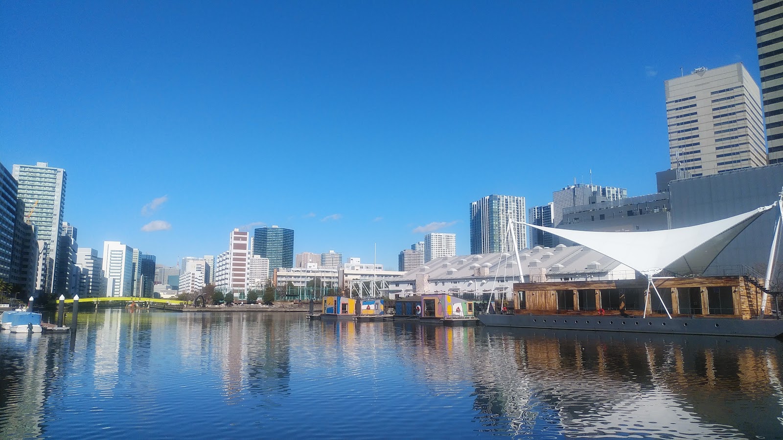 Tennōzu Isle Waterfront Plaza